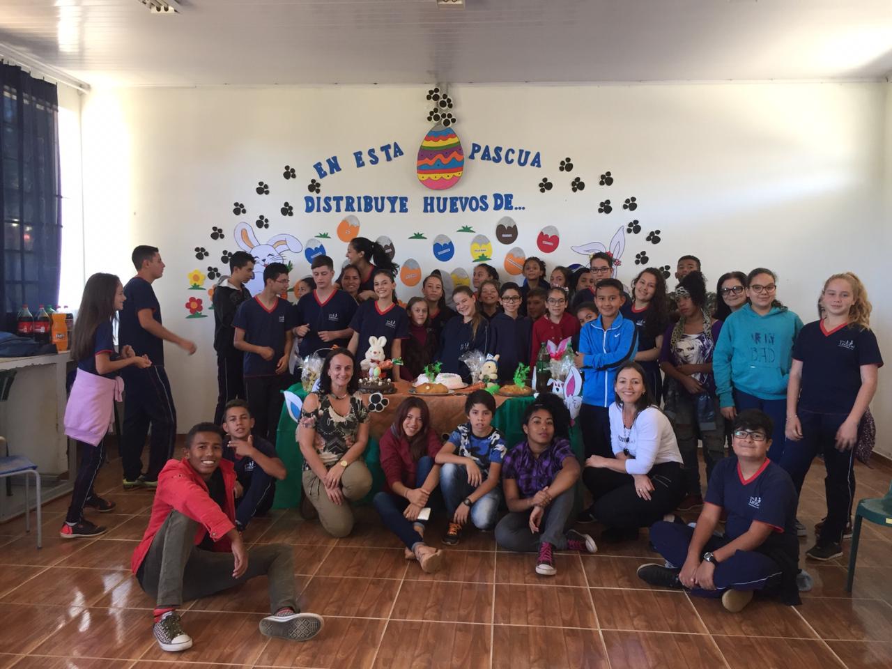 Atividades dos alunos do Celem, do Colégio Estadual Izabel F. Siqueira