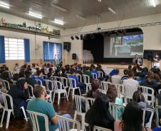 Palestra para o curso técnico de informática organizada em parceria com o curso técnico de secretariado do Colégio Estadual Francisco Carneiro Martins.