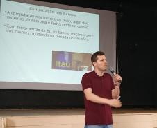 Palestra para o curso técnico de informática organizada em parceria com o curso técnico de secretariado do Colégio Estadual Francisco Carneiro Martins.