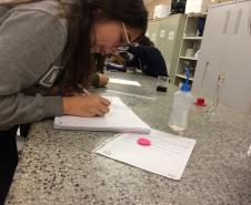 Aula prática de diluição de soluções.