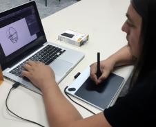 Alunos participam da IV SEMANA DE INFORMÁTICA, do Colégio Estadual Ana Vanda Bassara.