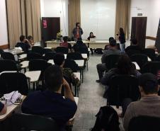 Alunos participam da IV SEMANA DE INFORMÁTICA, do Colégio Estadual Ana Vanda Bassara.