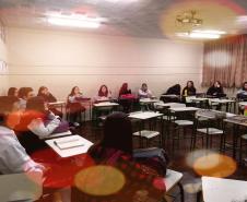 Alunos da 2ª Série A, em uma roda de conversa sobre obras literárias