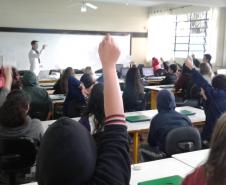 Alunos do Colégio Estadual Liane Martha da Costa vivenciam de forma lúdica o ensino de Ciências e Biologia
