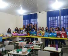 Parceria entre Colégio E. Mário Evaldo Morski e Escola Municipal Água Verde leva Caixa de leituras para incentivar alunos.