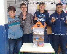Leitura e exposição do Diário de Anne Frank: uma prática dos alunos do C.E. do Campo Izaltino R. Bastos