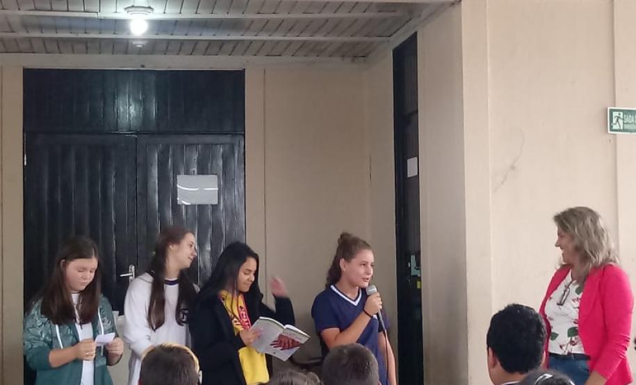 Projeto Lendo Poesia