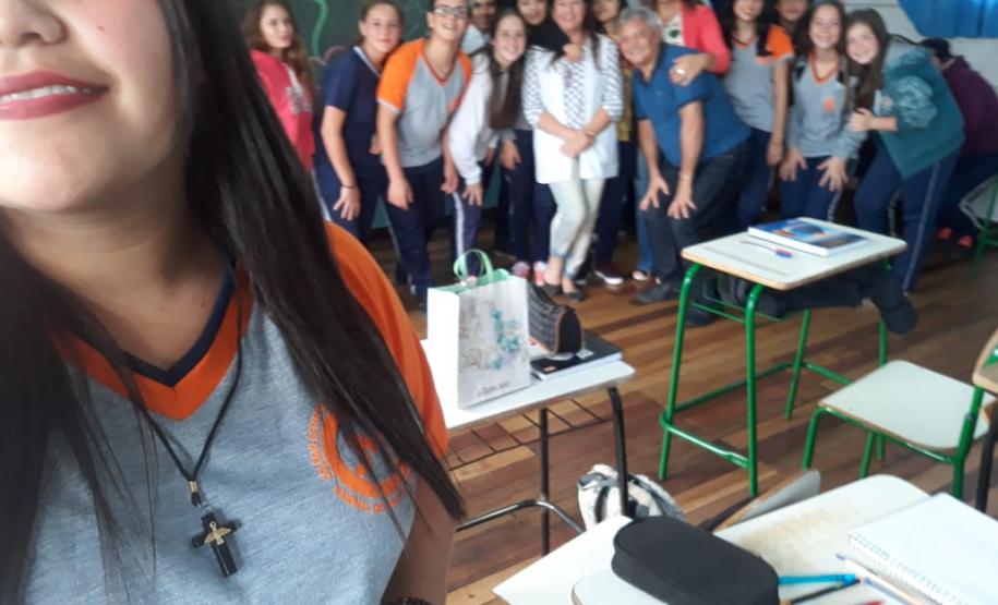 Projeto Lendo Poesia