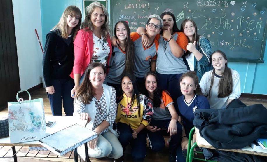 Projeto Lendo Poesia