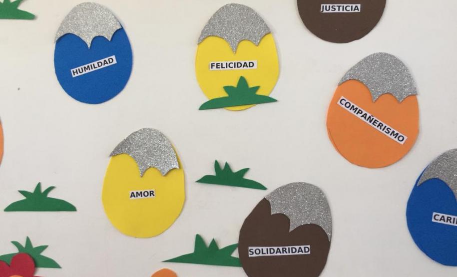 Atividades dos alunos do Celem, do Colégio Estadual Izabel F. Siqueira