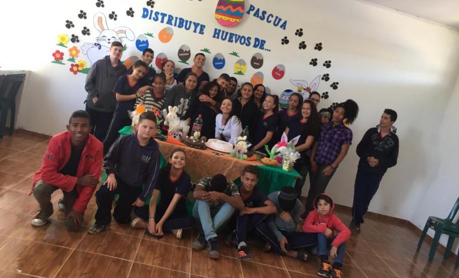 Atividades dos alunos do Celem, do Colégio Estadual Izabel F. Siqueira