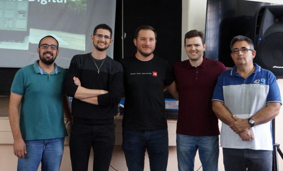 Palestra para o curso técnico de informática organizada em parceria com o curso técnico de secretariado do Colégio Estadual Francisco Carneiro Martins.