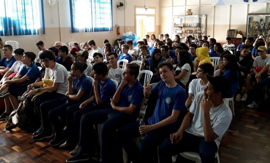 Palestra sobre Segurança na Internet para o Curso Técnico de Informática do Colégio Estadual Francisco Carneiro Martins