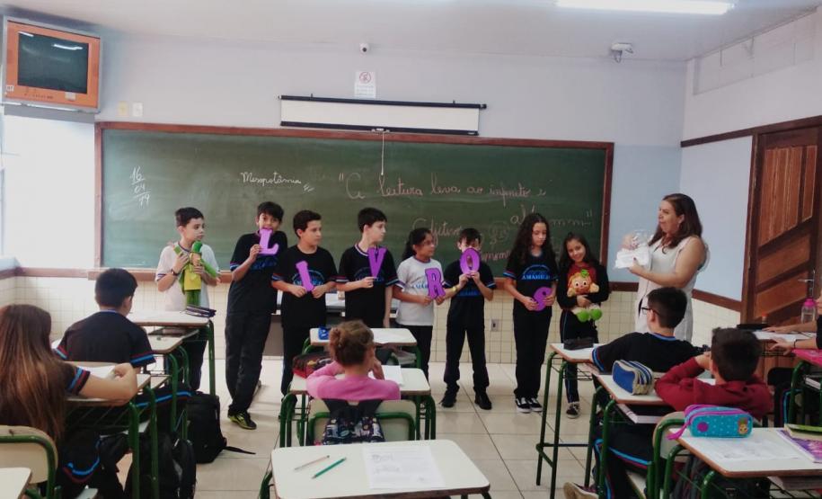 Projeto de leitura "A LEITURA LEVA AO INFINITO E ALÉM mmm.."