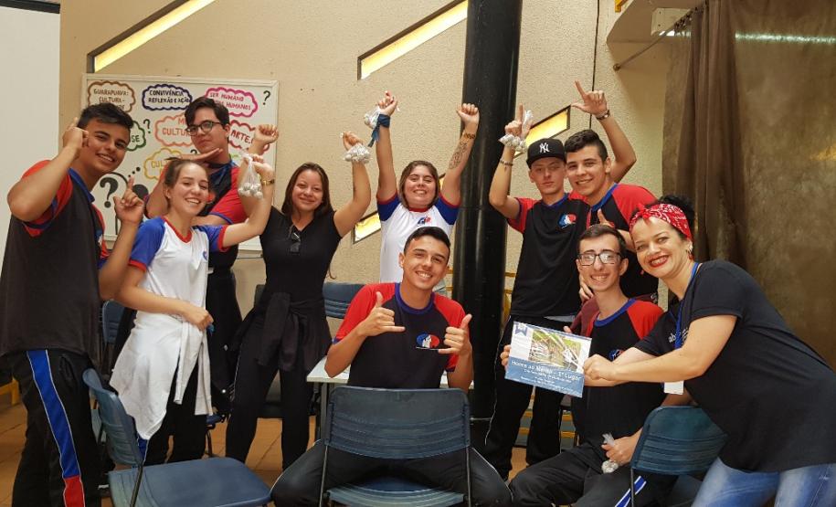 Alunos do Colégio Est. Newton na Usinação: “Guarapuava: História-Cultura-Diversidade”