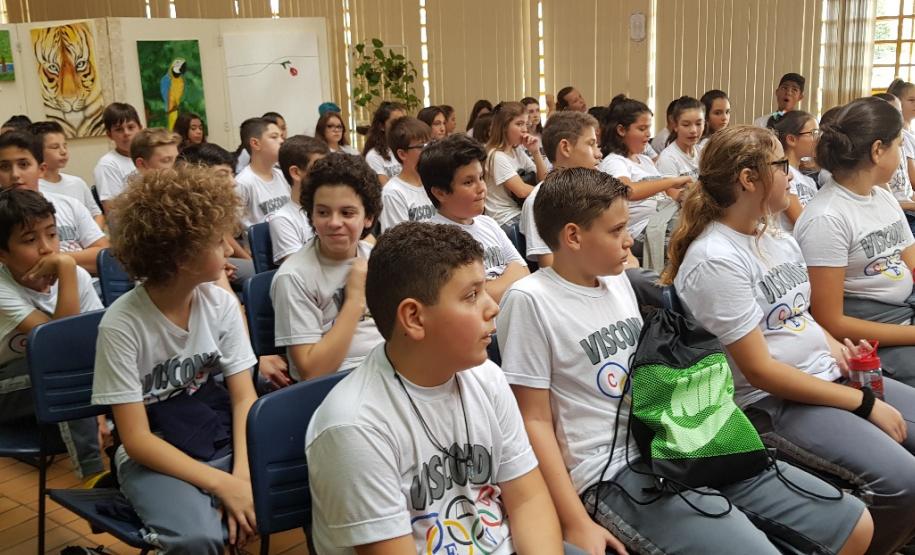 Alunos do Colégio Est. Visconde de Guarapuava na Usinação: “Guarapuava: História-Cultura-Diversidade”