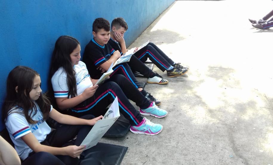 Projeto de leitura "A LEITURA LEVA AO INFINITO E ALÉM mmm.."