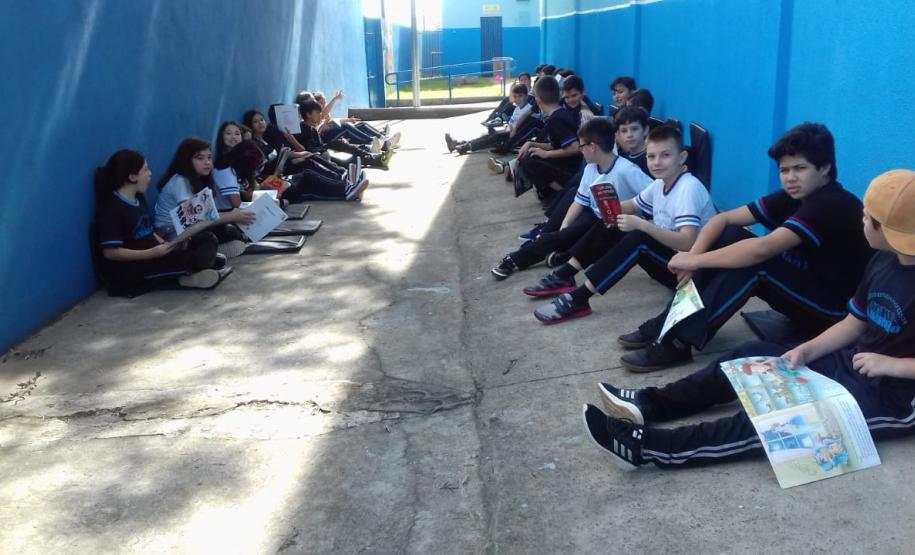 Projeto de leitura "A LEITURA LEVA AO INFINITO E ALÉM mmm.."