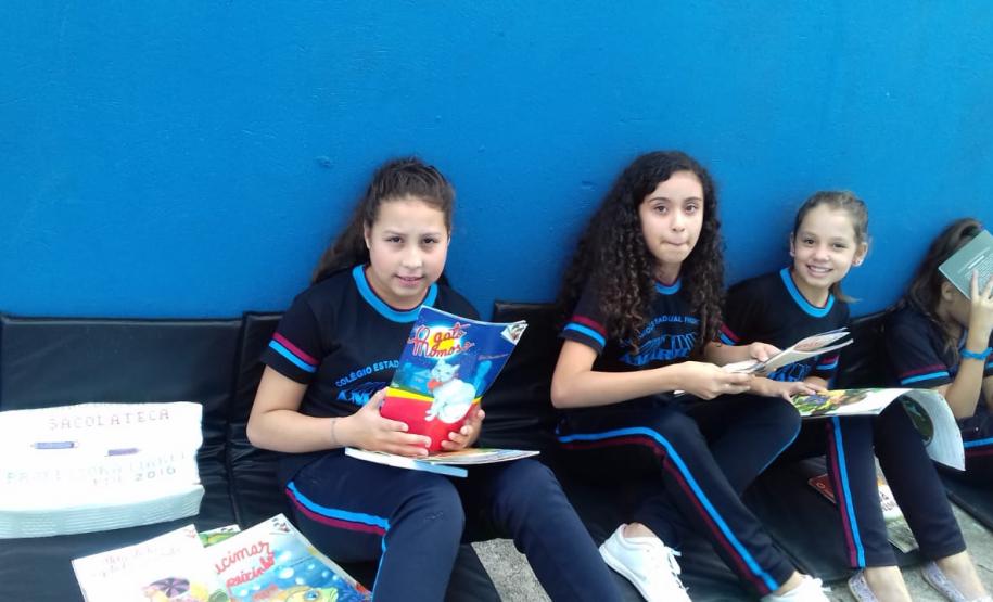 Projeto de leitura "A LEITURA LEVA AO INFINITO E ALÉM mmm.."