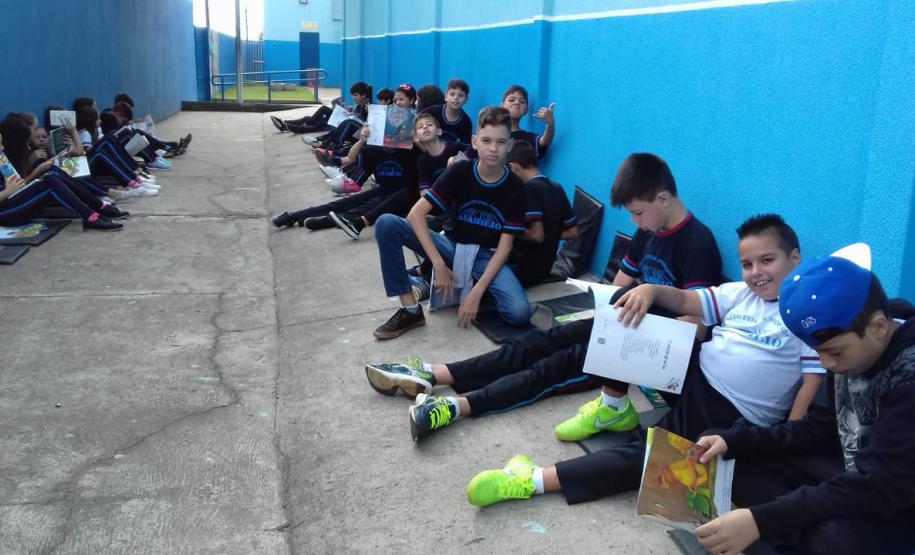 Projeto de leitura "A LEITURA LEVA AO INFINITO E ALÉM mmm.."