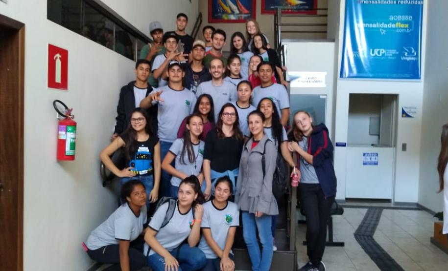 Alunos do Colégio Estadual do Campo de Lagoa Seca no Centro Universitário Campo Real.