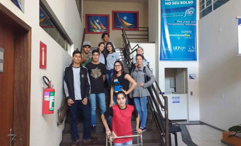 Alunos do Colégio Estadual do Campo de Lagoa Seca no Centro Universitário Campo Real.