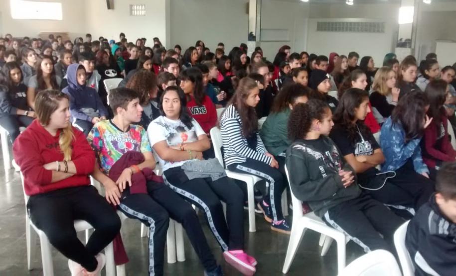 "Ana Vanda em roda de conversa"