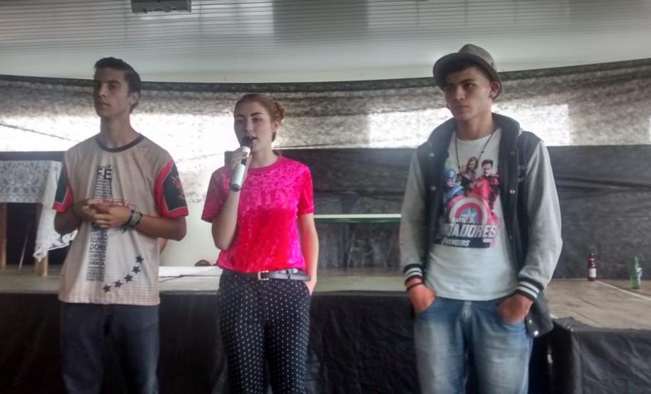 "Ana Vanda em roda de conversa"