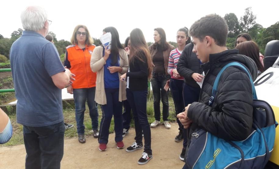 Alunos do curso Técnico em Meio Ambiente realizam saída de campo