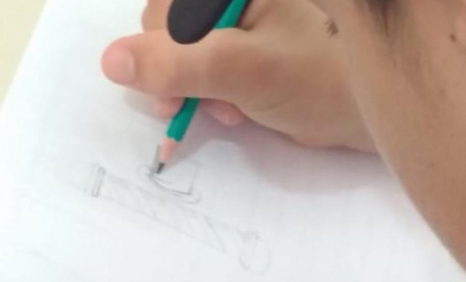 Alunos da Sala de Recursos trabalhando o gênero textual: Propaganda