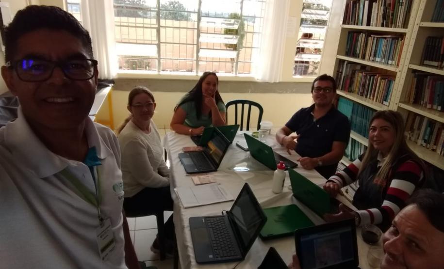 Formação Laboratório Móvel com professores do Colégio Antonia Ayres Antonichen