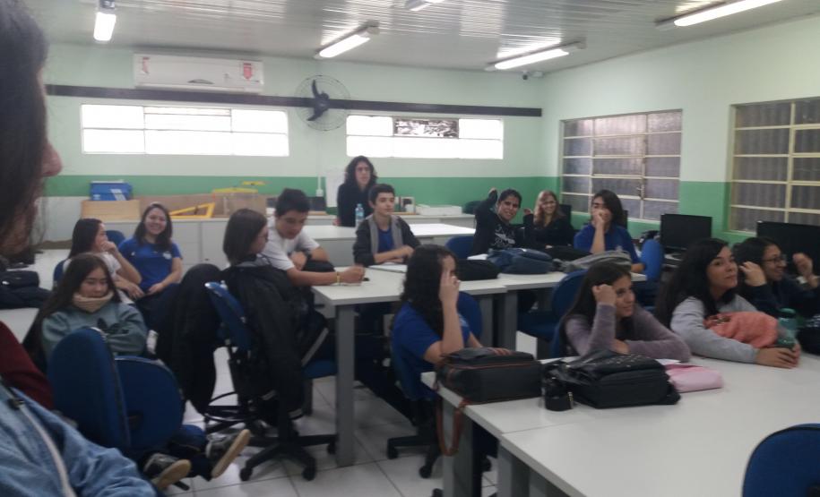 “Retalhos do Cotidiano: a filosofia para além da sala de aula”.