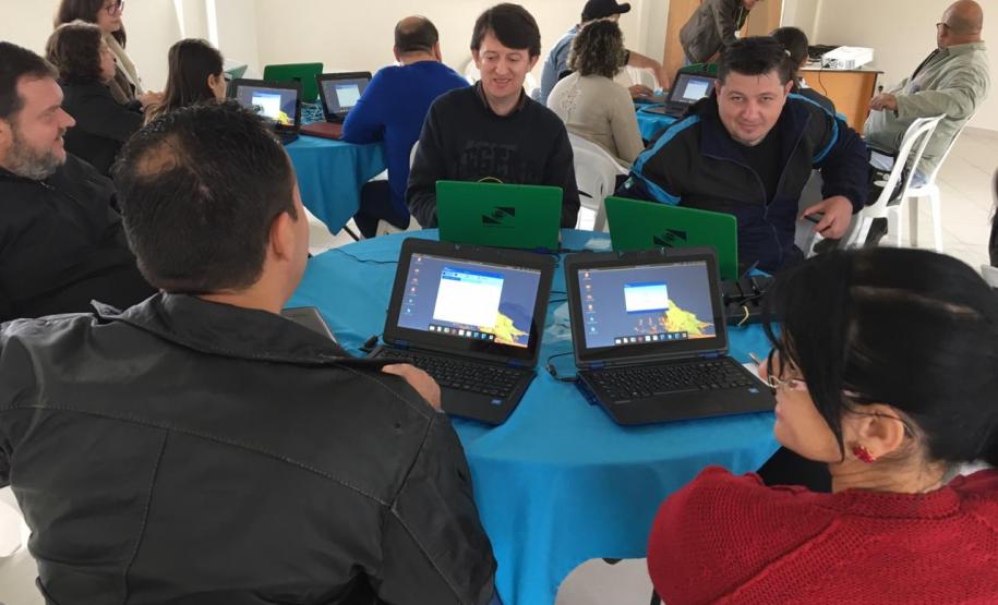 Formação: Laboratório móvel para adm local