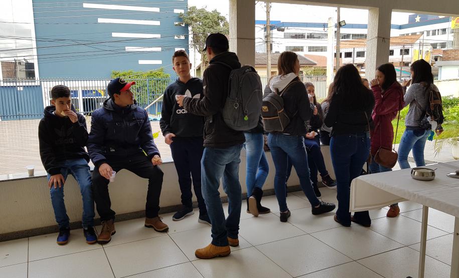 Alunos da 2 série A do Colégio Júlio Moreira em visita ao Centro Universitário Campo Real Mundo Acadêmico