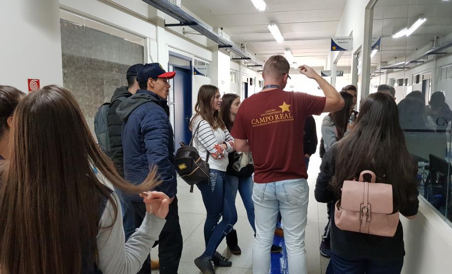 Alunos da 2 série A do Colégio Júlio Moreira em visita ao Centro Universitário Campo Real Mundo Acadêmico