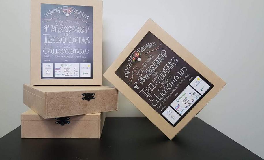 Em parceria com o Projeto Ciência, Tecnologia e Inovação da UNICENTRO, sob orientação do Professor Dr. Ricardo Yoshimitsu Miyahara e apoio da Professora Ms. Katia Santos, os bolsistas do projeto irão dar formação de Arduino aos professores da rede estadual de ensino.