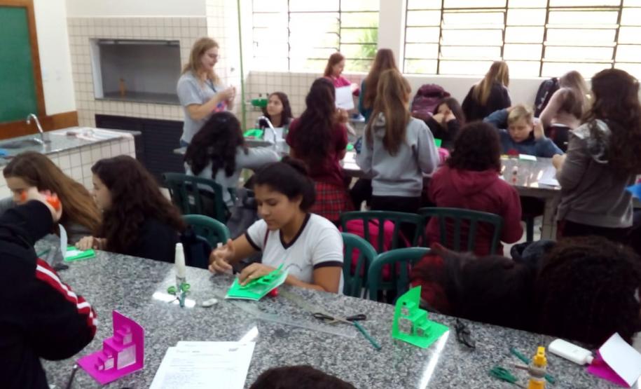 Semana Cultural no Colégio Est. Profª. Leni Marlene Jacob