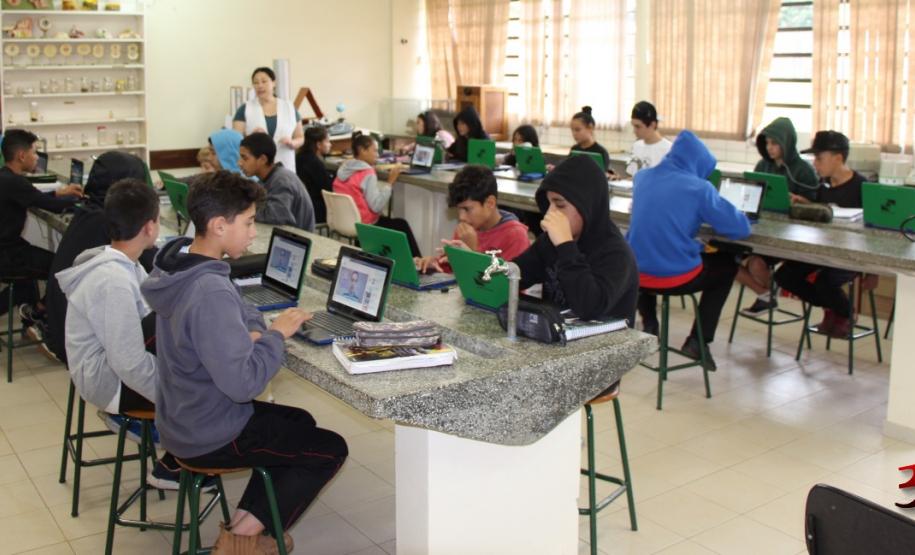 Aula de ciências com uso do Laboratório Móvel