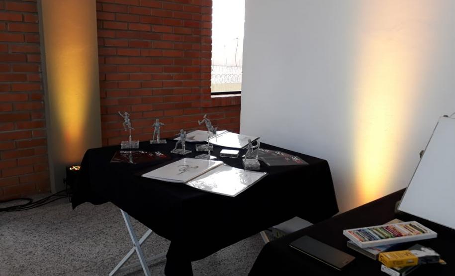 Visita dos alunos do Curso Técnico de Informática do Col. Est. Carneiro Martins à Mostra Tecnologia da Escola Optimus.