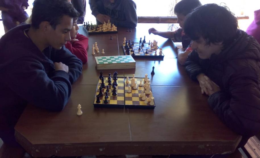 Colégio Estadual Anastácia Kruk elabora projeto de Xadrez para seus alunos.