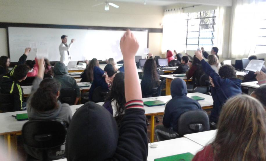 Alunos do Colégio Estadual Liane Martha da Costa vivenciam de forma lúdica o ensino de Ciências e Biologia