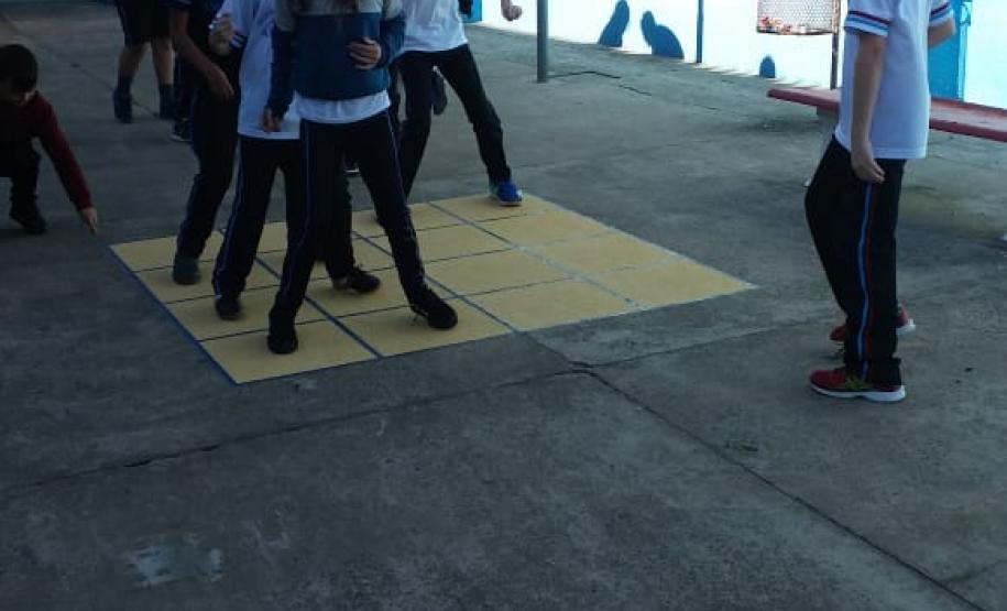 Projeto de Paisagismo e Jardinagem no Ambiente Escolar do Colégio Estadual Professor Amarílio.