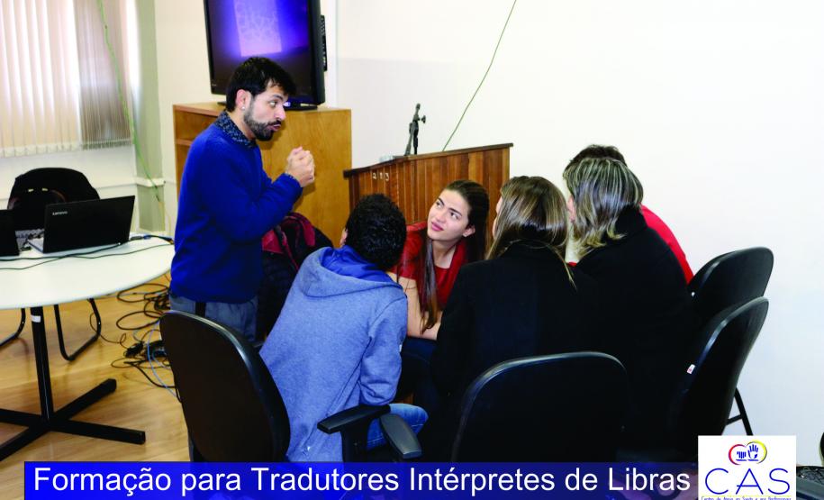 CAS Regional Oeste no 2ª Etapa da Formação para Tradutores Intérpretes de Libras/Português - TILS