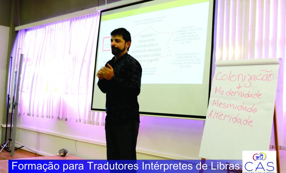 CAS Regional Oeste no 2ª Etapa da Formação para Tradutores Intérpretes de Libras/Português - TILS