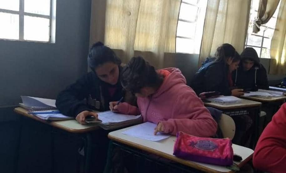 Aula prática de Física, no Colégio Estadual do Campo Prof. Luiz Andrade.