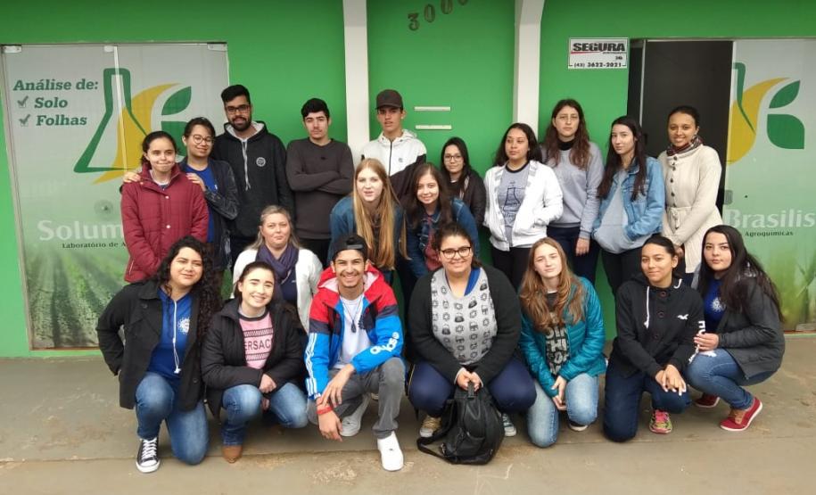 Alunos do curso Técnico em Química em visita a Solum Brasilis.