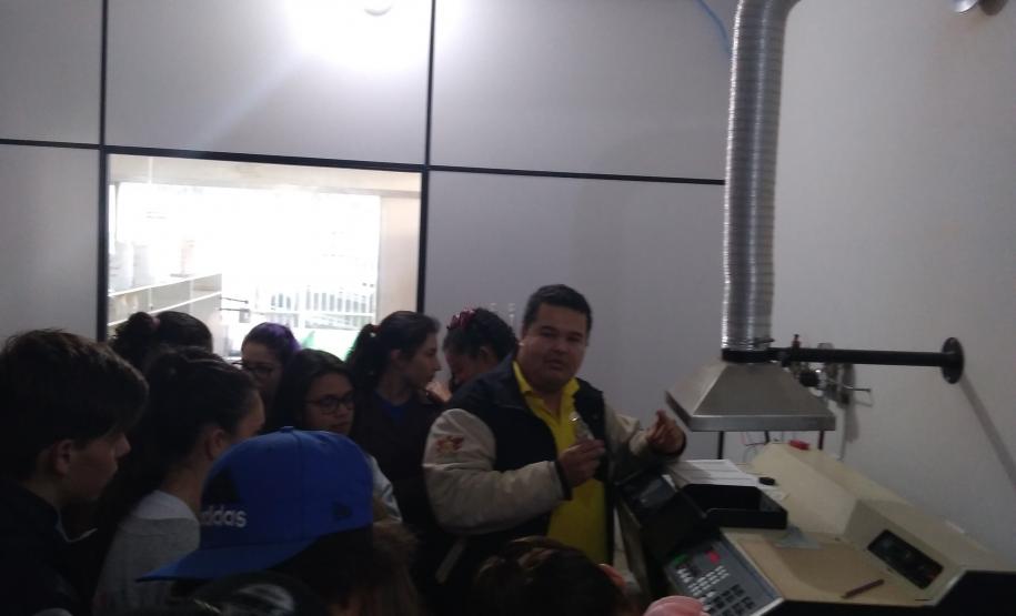 Alunos do curso Técnico em Química em visita a Solum Brasilis.