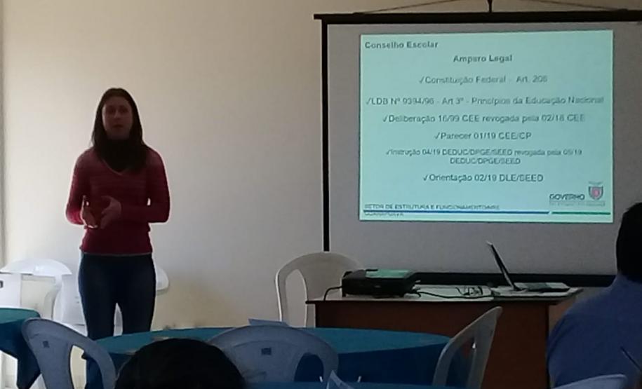 Reunião do Núcleo de Cooperação Pedagógica trata de adequações dos Conselhos Escolares e do Projeto Político Pedagógico à luz do Referencial Curricular do Paraná.