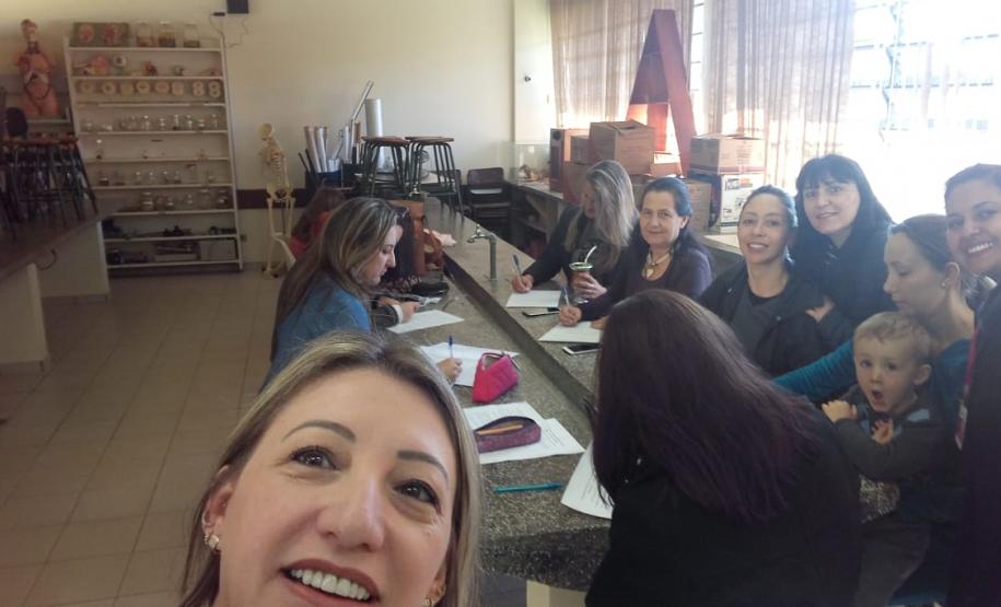 Professores do Colégio Estadual do Campo Dom Pedro I participam de projeto de extensão em Modelagem Matemática.