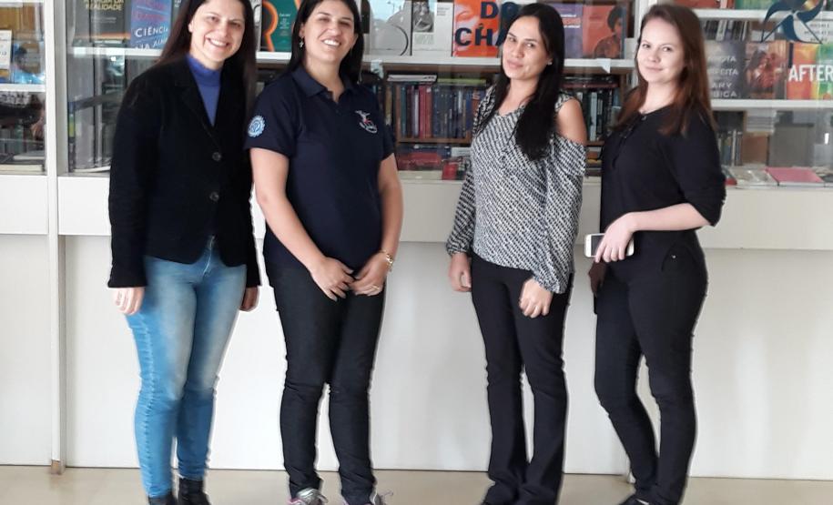 Visita técnica das alunas de Secretariado subsequente do Colégio Francisco Carneiro Martins